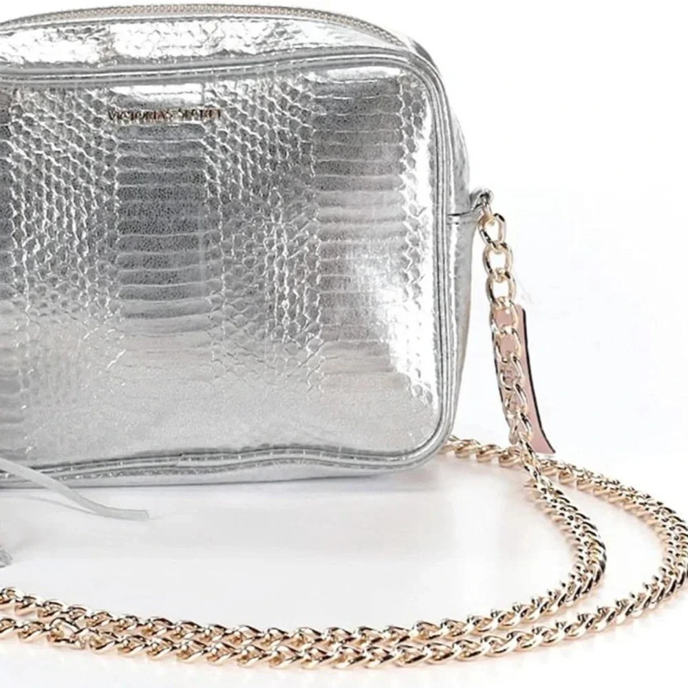 ⭐️HP⭐️Victoria’s Secret fashion metallic Silver snake skin chain  crossb…